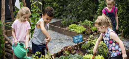 Initier vos enfants au jardinage : avantages et vertus éducatives