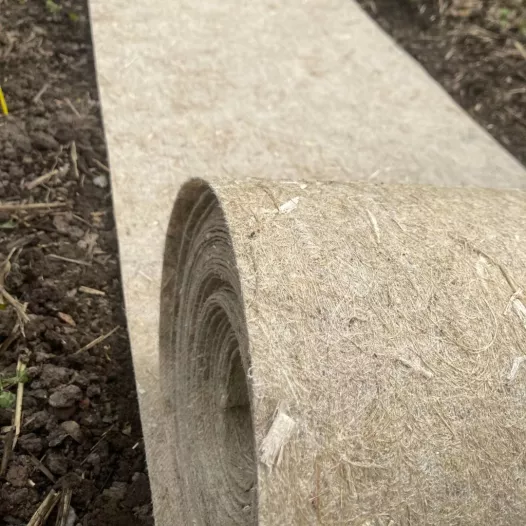Rouleau de paillage en chanvre pour potager 5m x 0.54m Rouleau de paillage en chanvre pour potager 5m x 0.54m